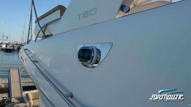 Sealine T60