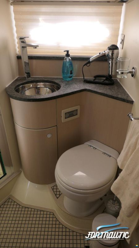Sealine T60