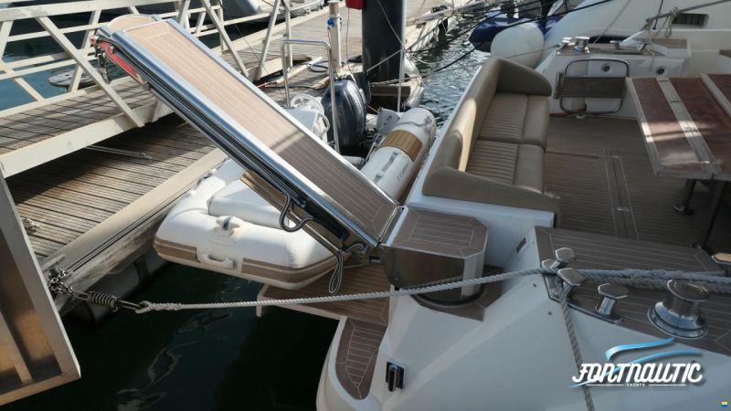 Sealine T60