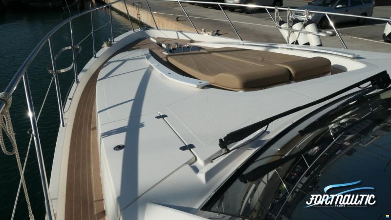 Sealine T60
