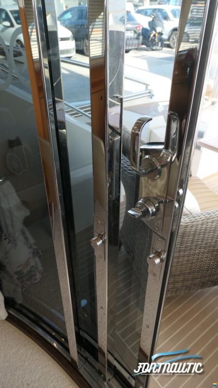 Sealine T60