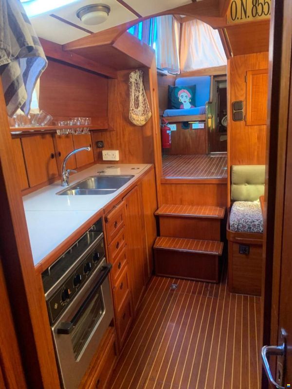 Nauticat 33
