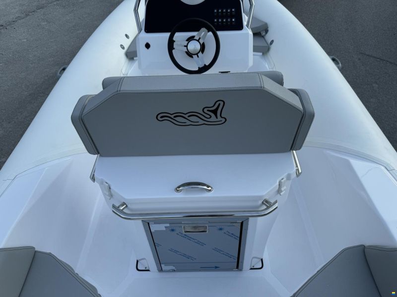 MV Marine 27GT WITH WETBAT