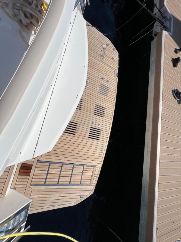 Galeon 510 Skydeck