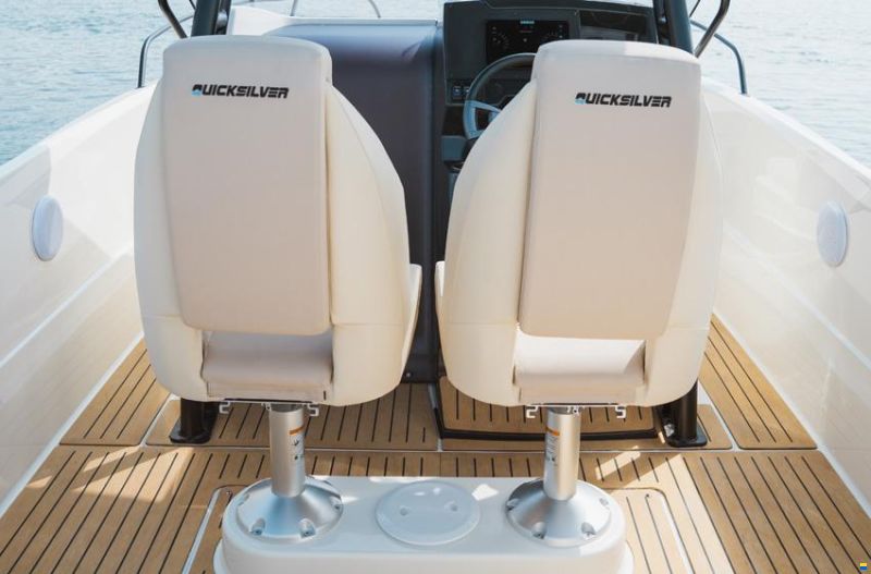 Quicksilver new 705 Open