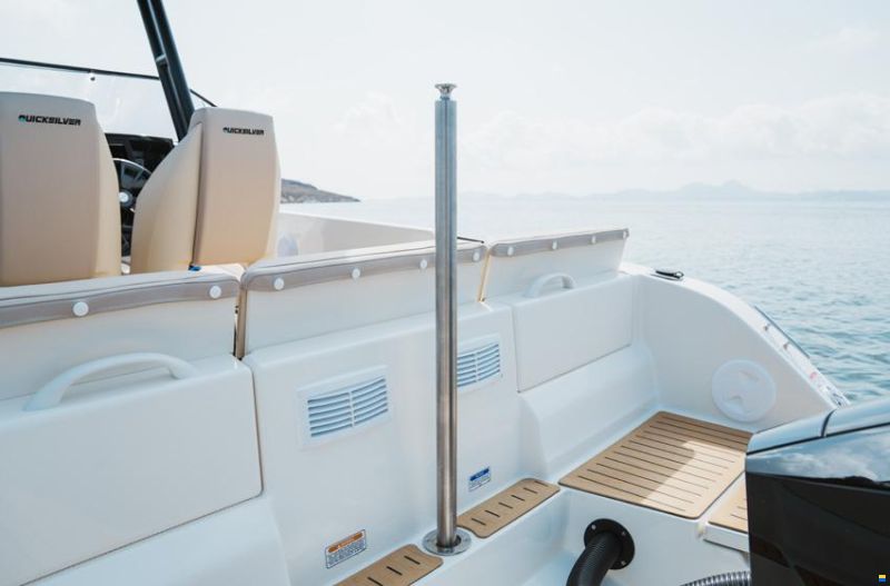 Quicksilver new 705 Open