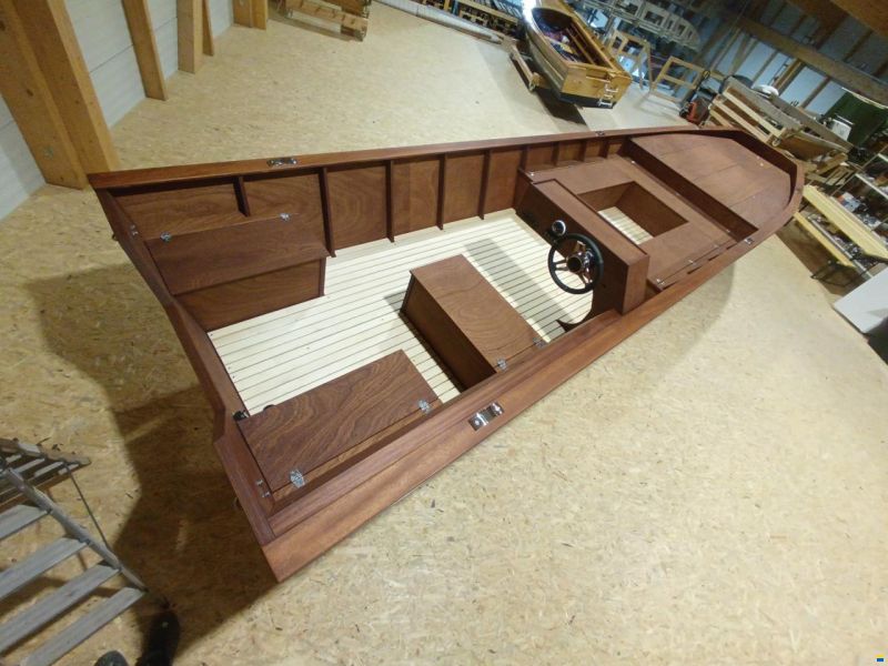 WeiBo Luxury Sport Tradition Fährboot / Weid