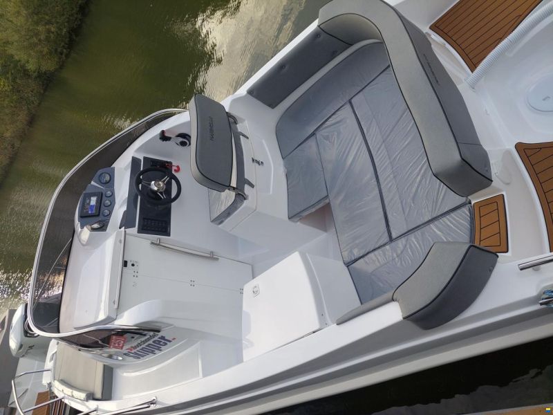 Marinello 590 Cabin