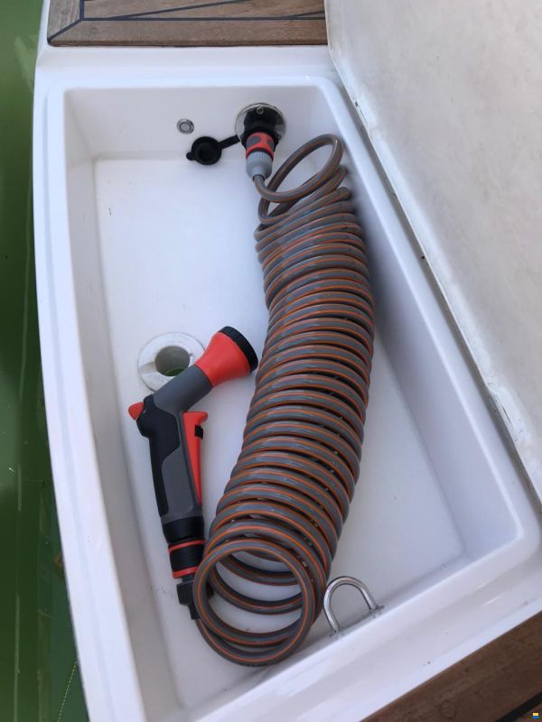 Windy 28 Ghibli mit Hafenplatz