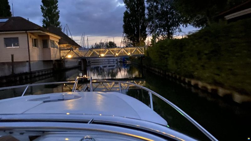 Windy 28 Ghibli mit Hafenplatz