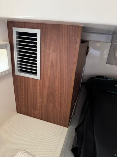 Quicksilver 875 Sundeck avec Joystick piloting