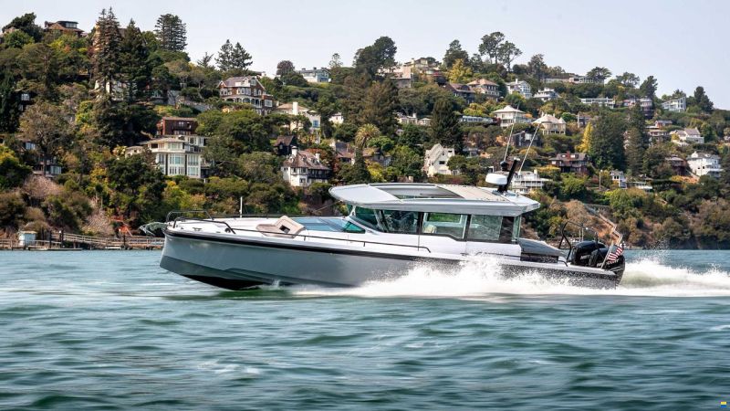 Axopar 37 XC Cross Cabin