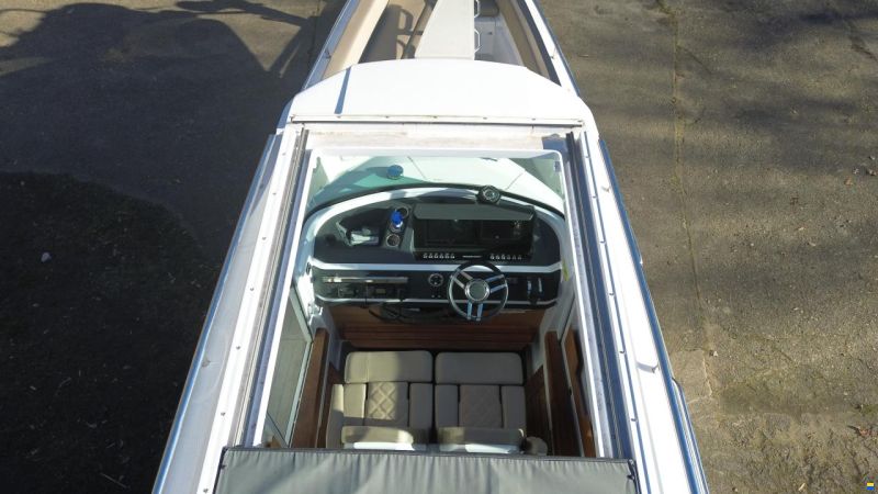 Axopar 28 AC Cabin  Facelift