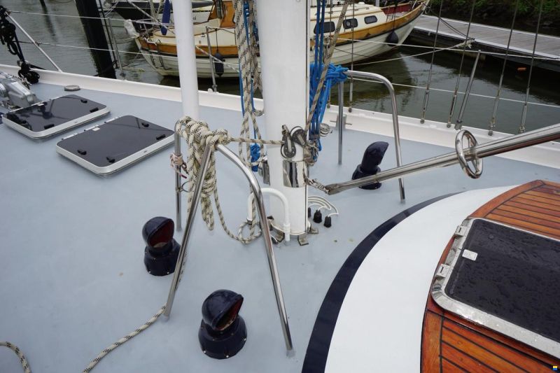 Van de Stadt 44 Center Cockpit