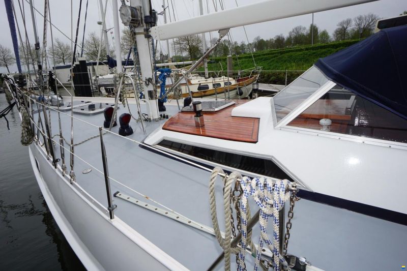 Van de Stadt 44 Center Cockpit
