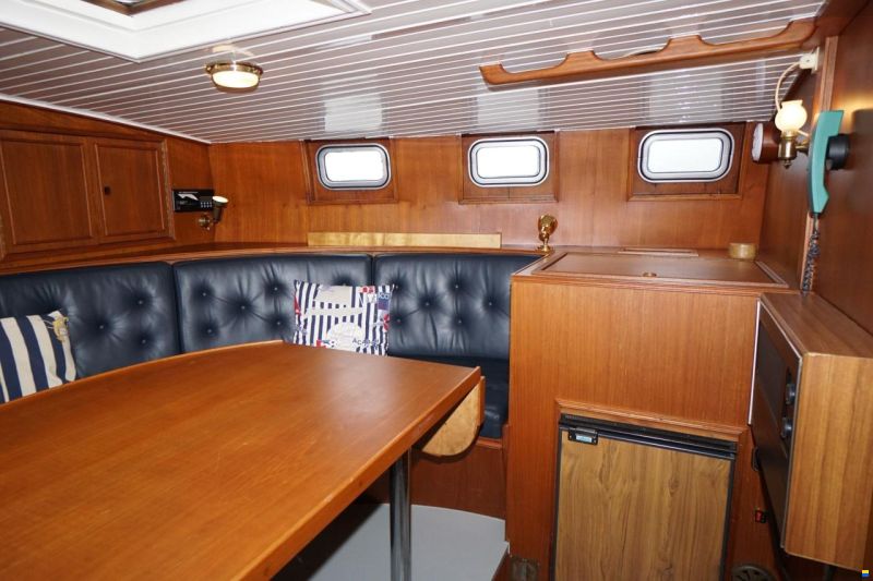 Van de Stadt 44 Center Cockpit