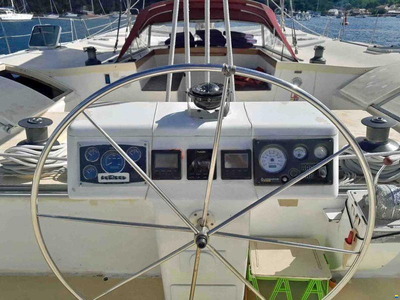 One Off Design 18m Open Bridgedeck