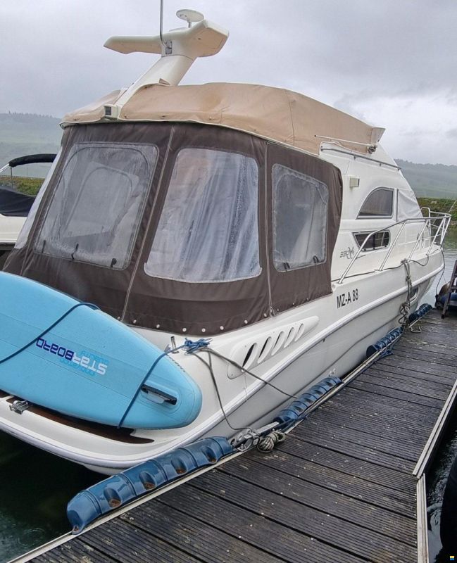 Sealine F330 MIT 2 X DIESEL UND VIEL ZUB