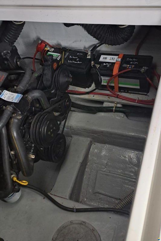 Regal COMMODORE 272 KAJÜTBOOT