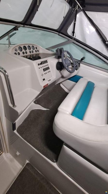 Regal COMMODORE 272 KAJÜTBOOT