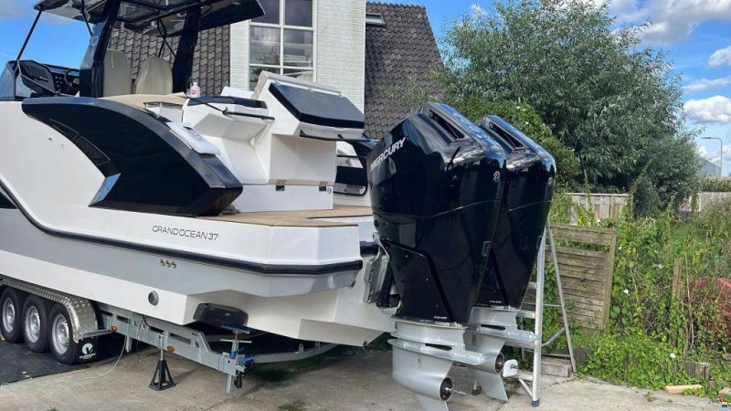 Grand ocean 37 met 2x 400pk mercury