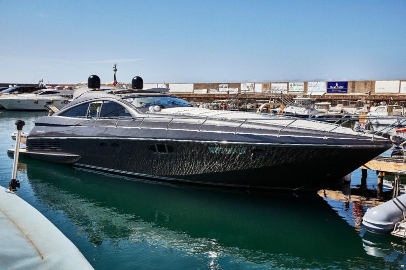 Pershing 54'