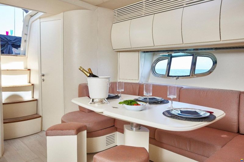 Pershing 54'