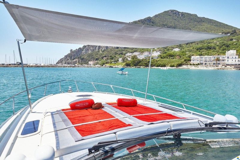 Pershing 54'