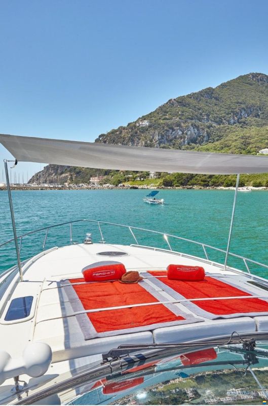Pershing 54'