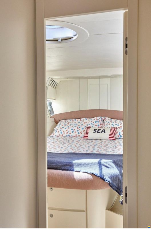 Pershing 54'