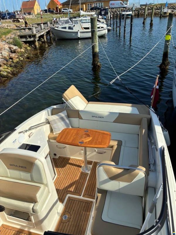 Bayliner 742 R Cuddy