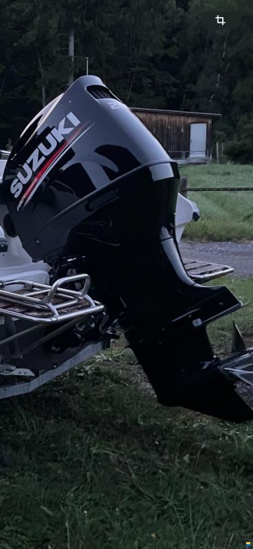 Suzuki DF200A