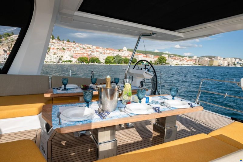 Jeanneau 60