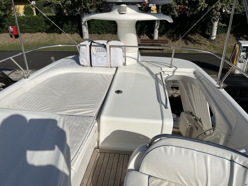 Sealine F44
