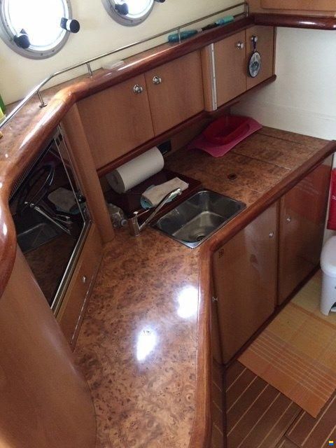 Sealine F44