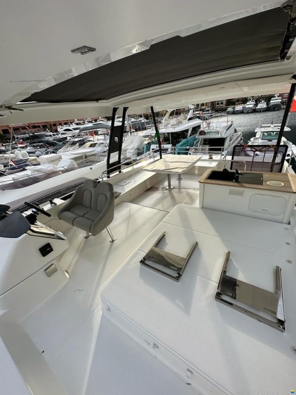 Fountaine Pajot MY6