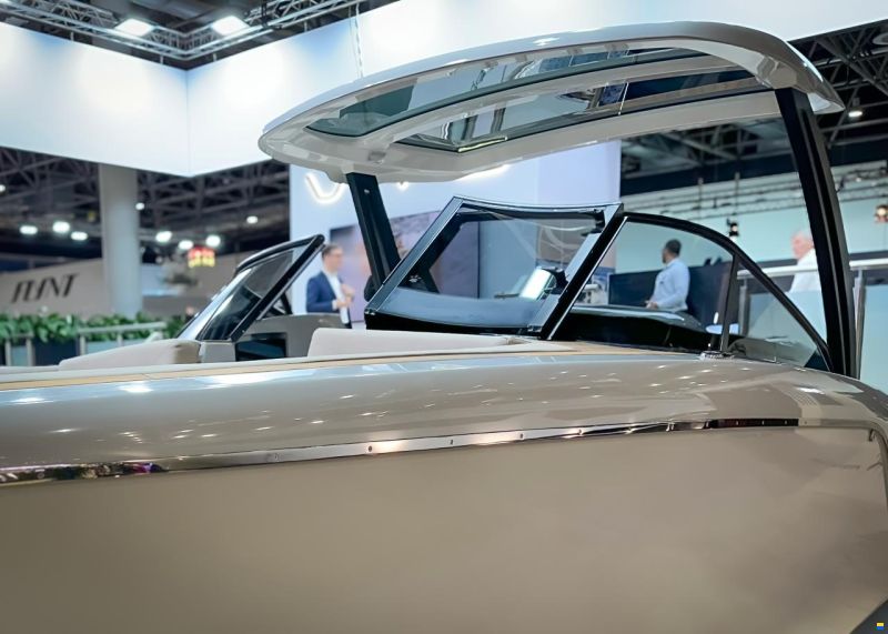 Flying Shark 7.7 Bowrider