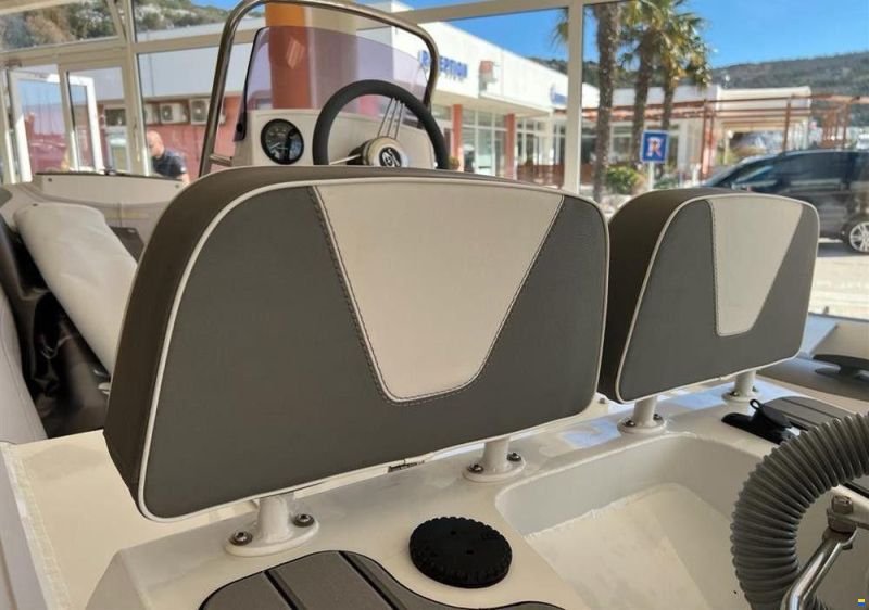 GALA boat Viking V360