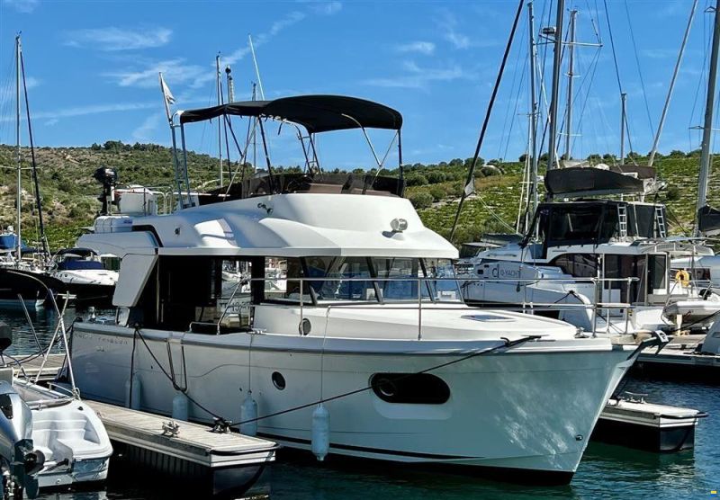 Beneteau Swift Trawler 35