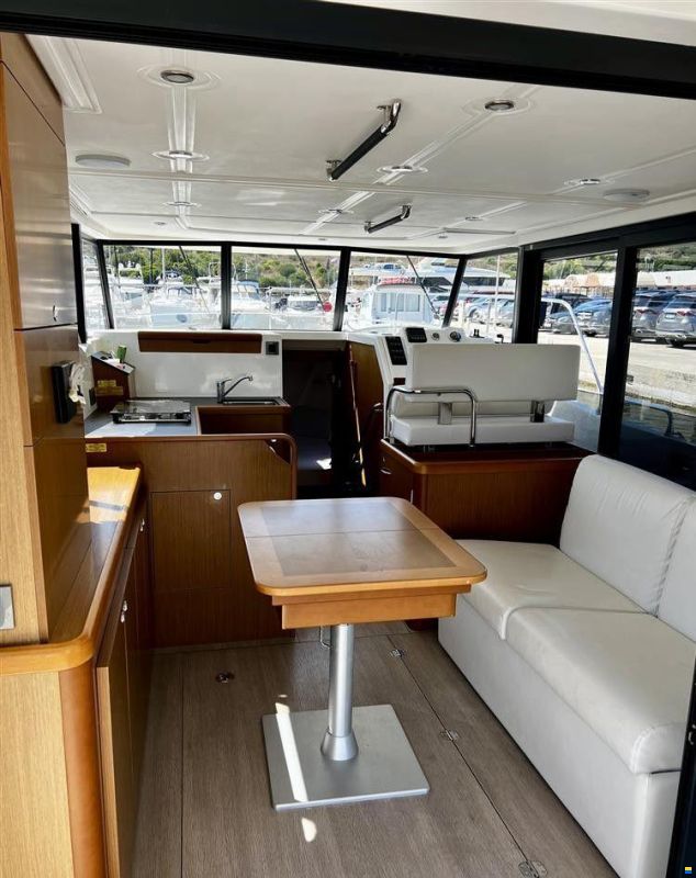 Beneteau Swift Trawler 35