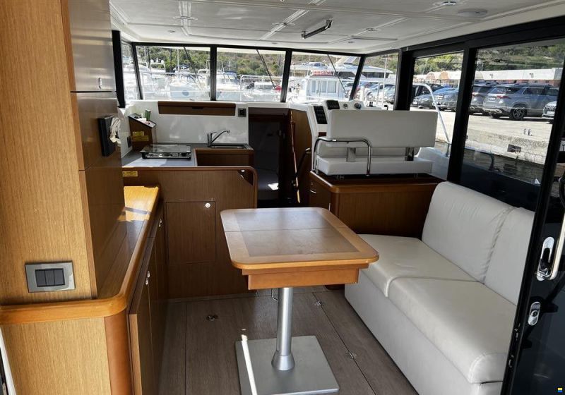 Beneteau Swift Trawler 35