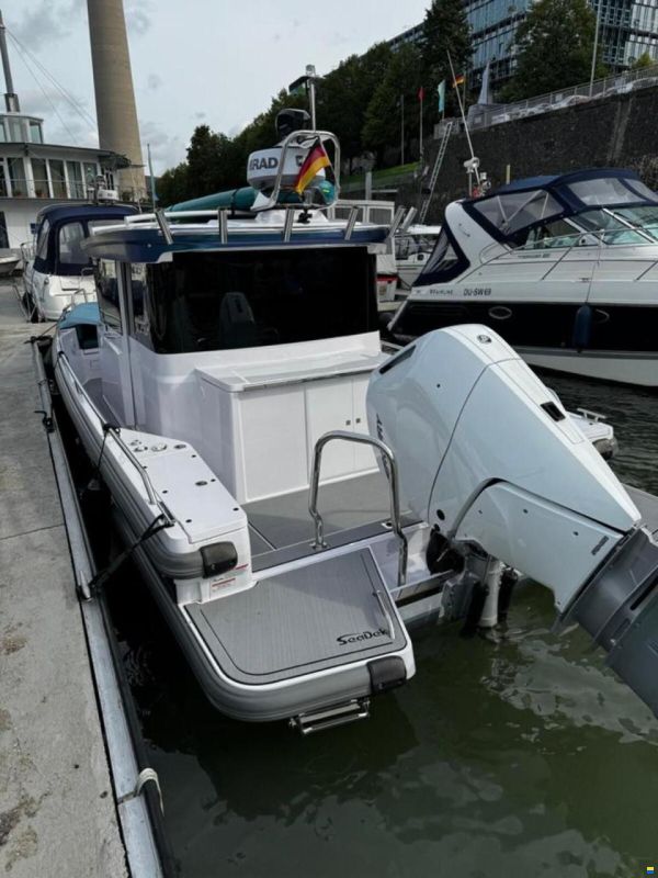 Axopar 28 Cabin