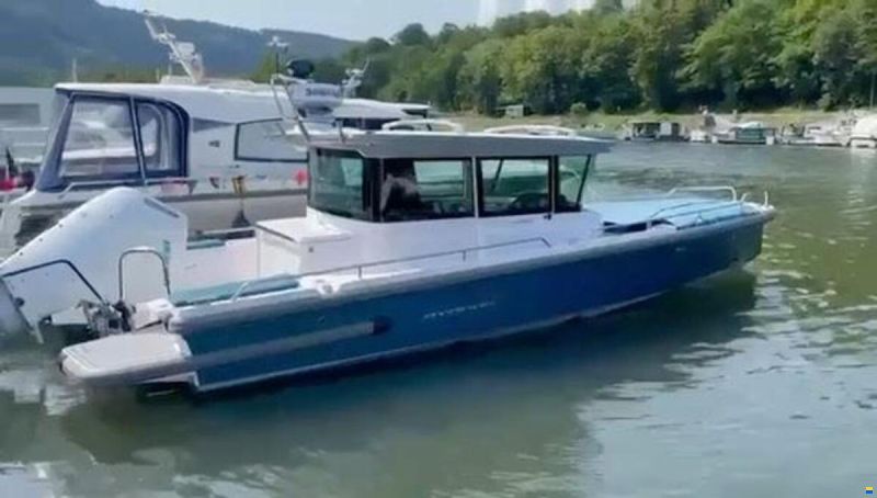 Axopar 28 Cabin