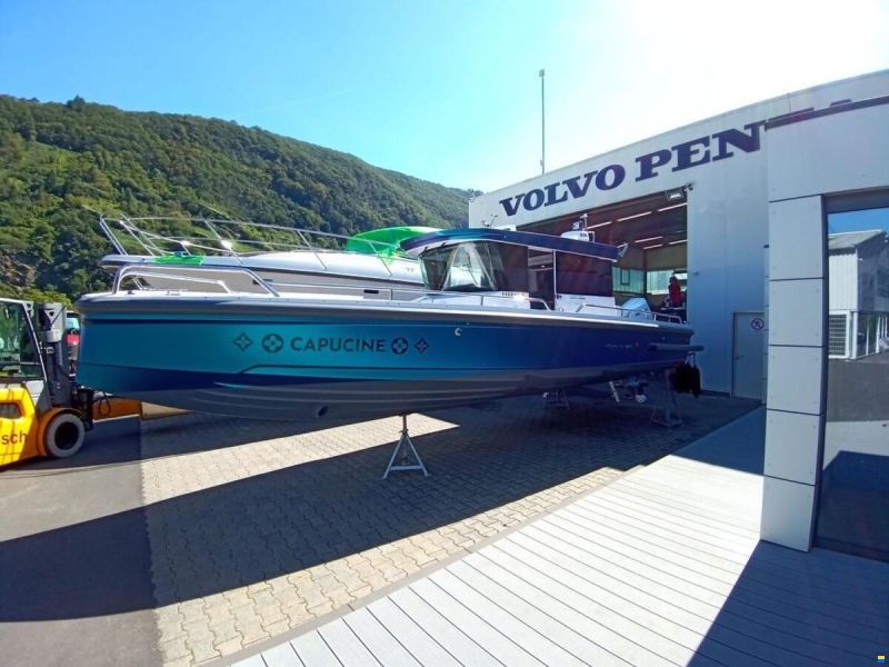 Axopar 28 Cabin
