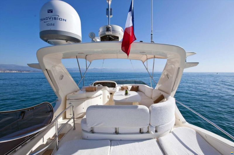 Azimut 62