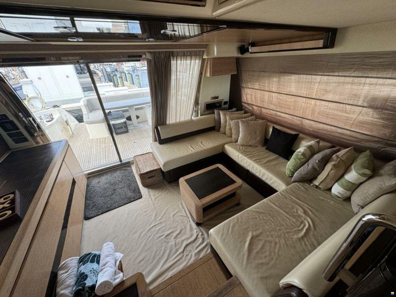 Azimut Flybridge 64