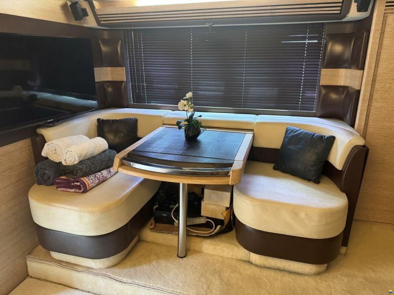Azimut Flybridge 64