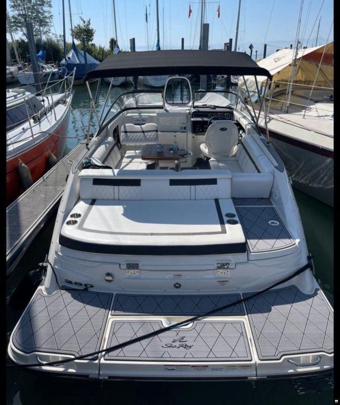 Sea Ray 250 SSE Sun Sport