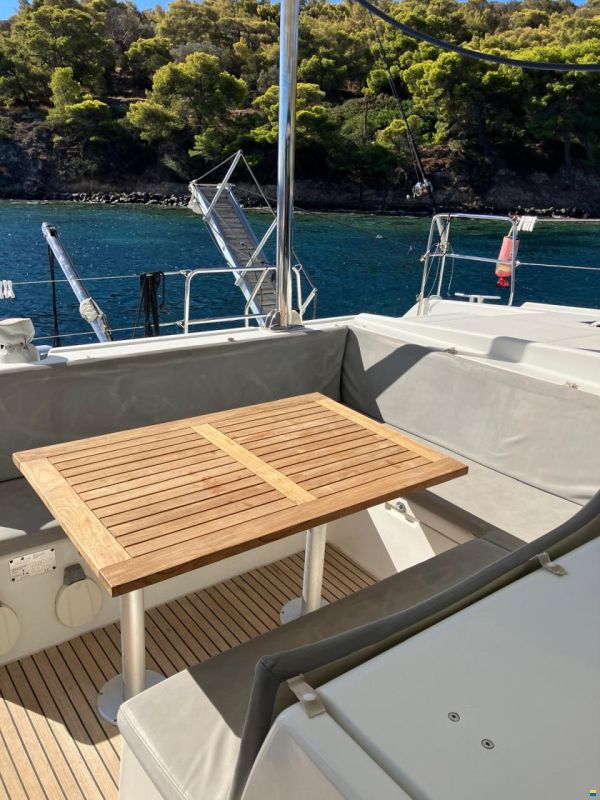 Lagoon 420 Owner's Version