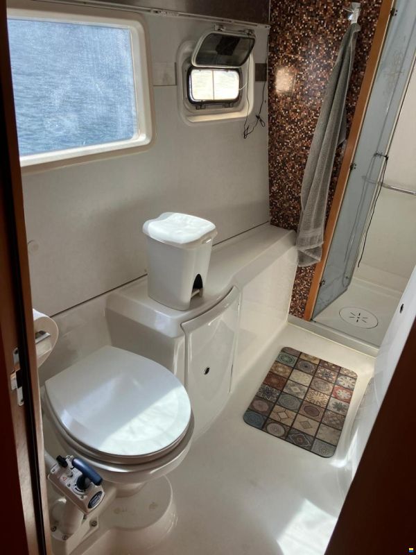 Lagoon 420 Owner's Version